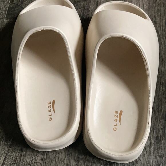 NIB New Celebrity Favorite Slide Sandal Sz 7 - Picture 5 of 9